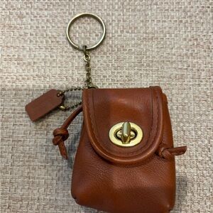 Coach vintage Tan Leather Mini Turnlock Keychain Pouch
